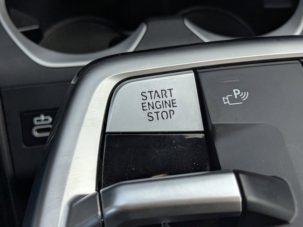 Used 2025 BMW X2 xDrive28i w/ M Sport Package AWD/4WD image 29