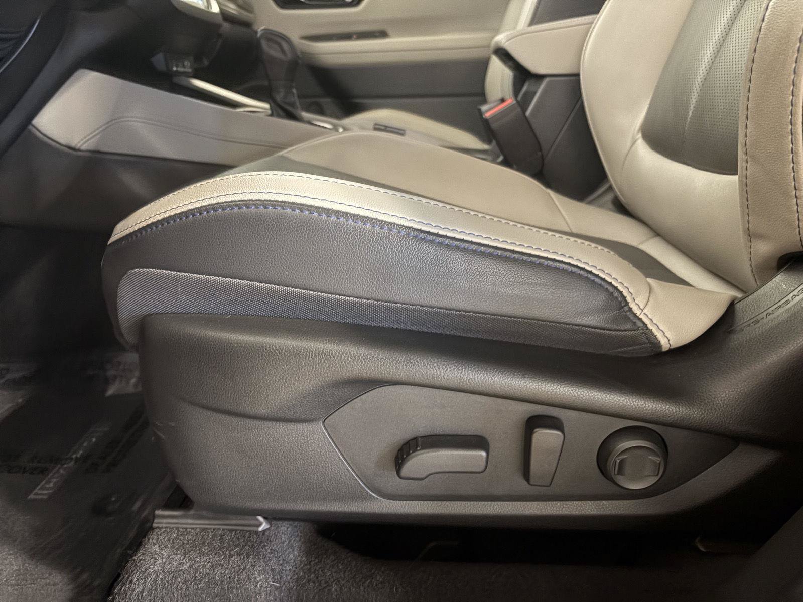 Used 2025 Subaru Forester Limited AWD/4WD image 12