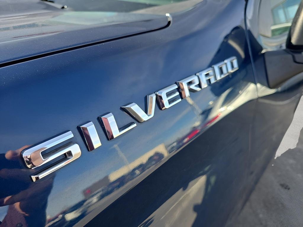 Used 2022 Chevrolet Silverado 1500 LT AWD/4WD image 36