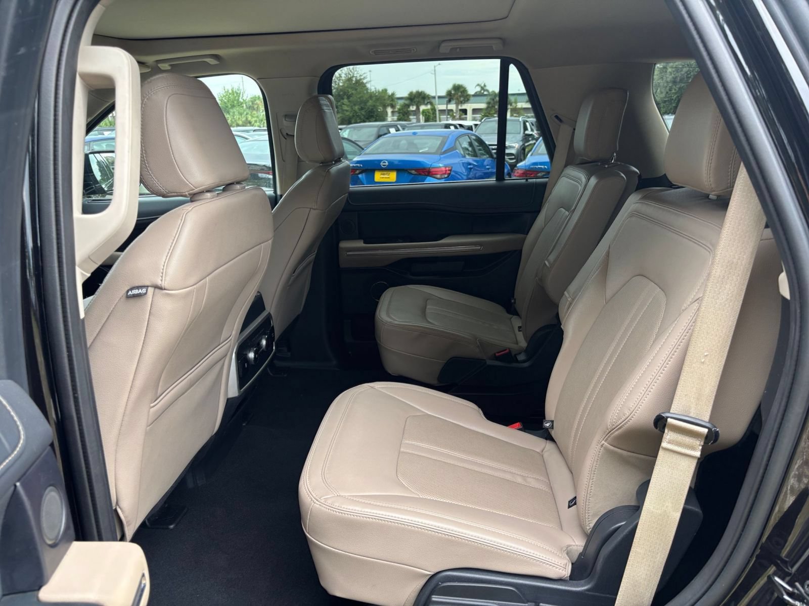 Used 2024 Ford Expedition Limited RWD image 28