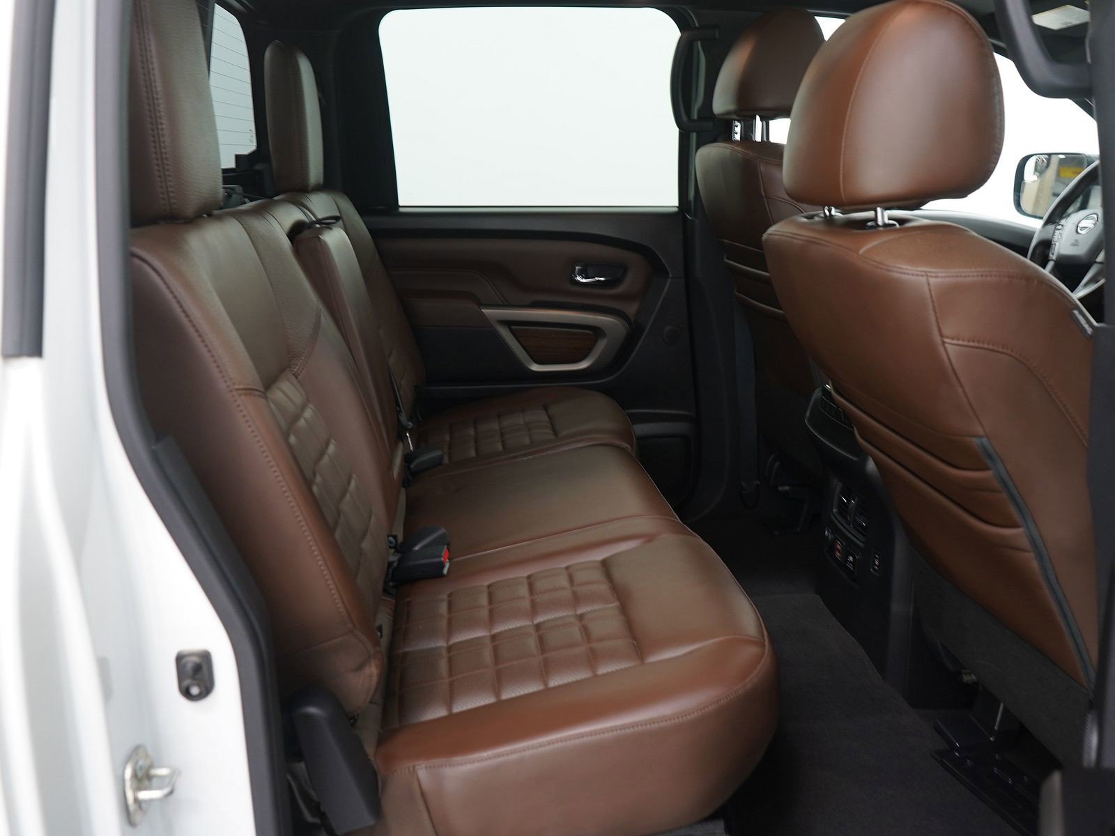 Used 2021 Nissan Titan Platinum Reserve w/ Moonroof Package image 15