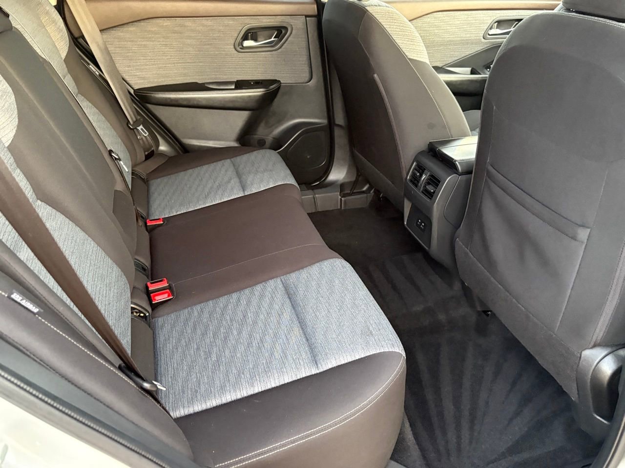 Certified 2023 Nissan Rogue SV image 37