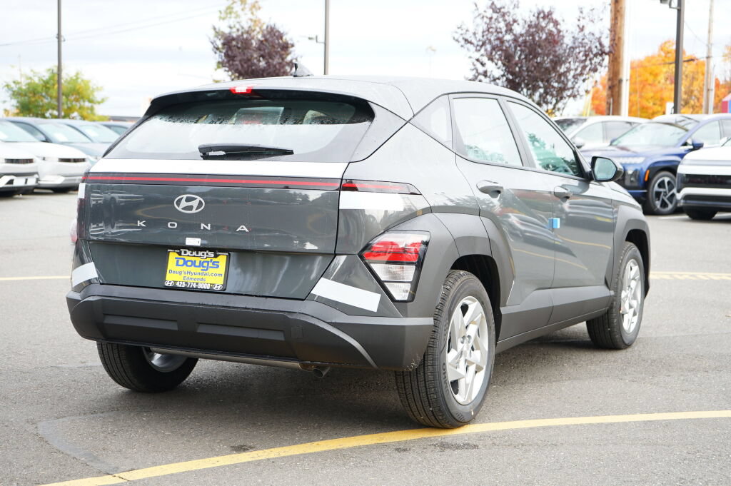 Used 2026 Hyundai Kona SE FWD image 5