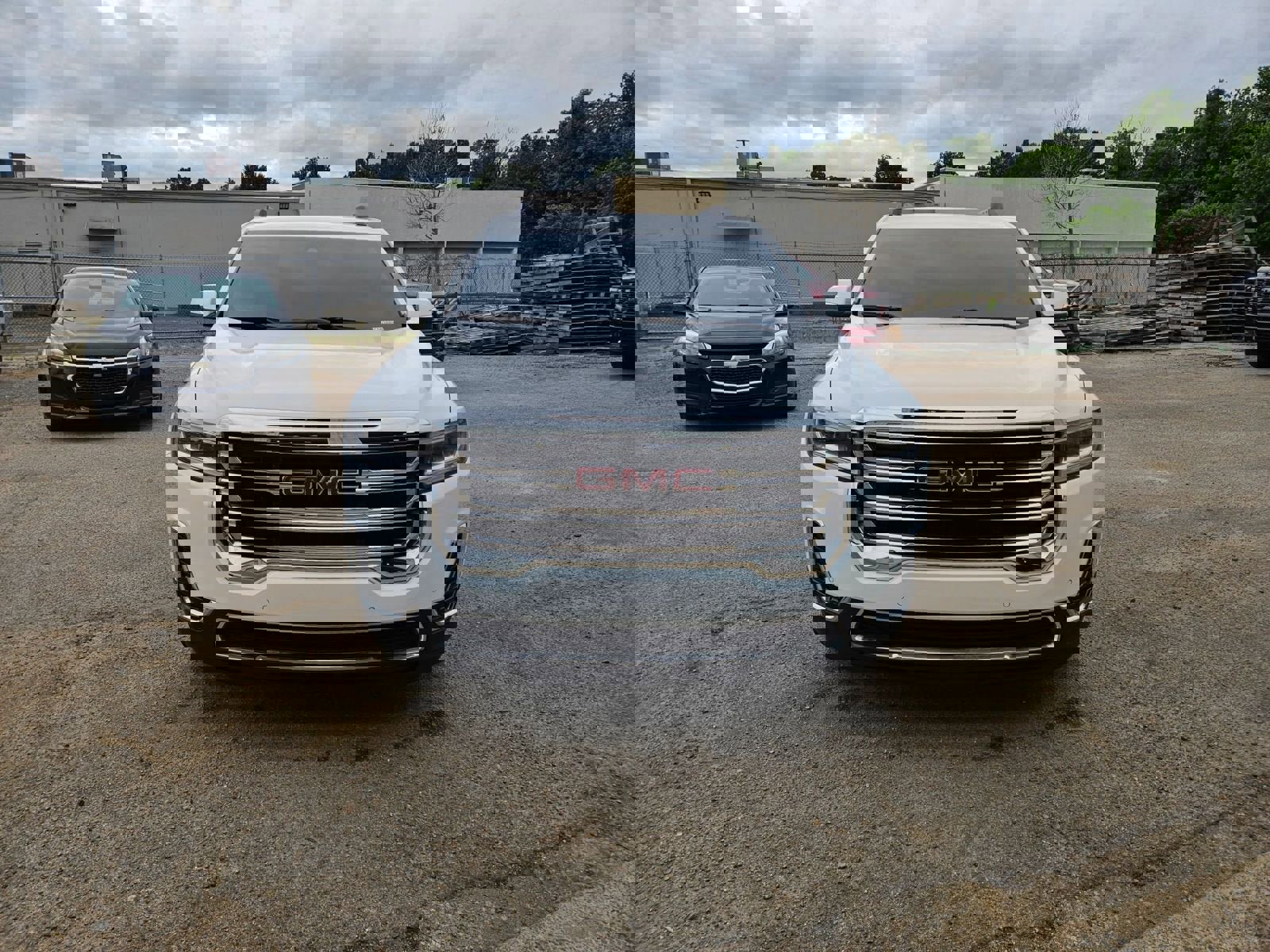 Used 2021 GMC Acadia SLE w/ Driver Convenience Package FWD image 9