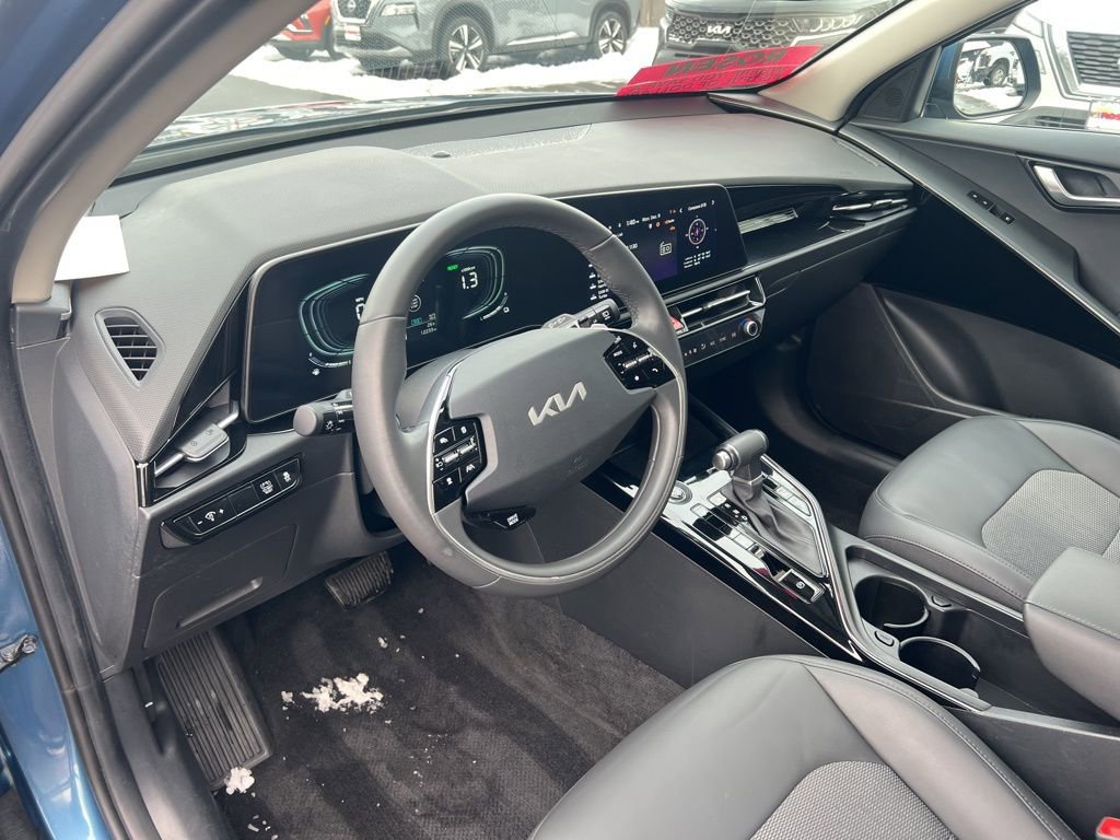 Certified 2024 Kia Niro EX image 6