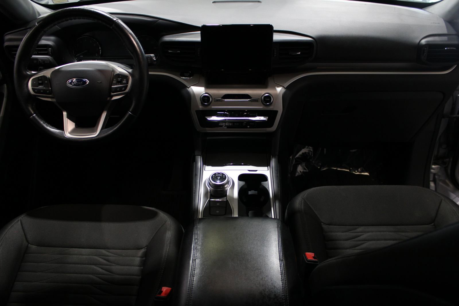 Used 2020 Ford Explorer XLT image 37