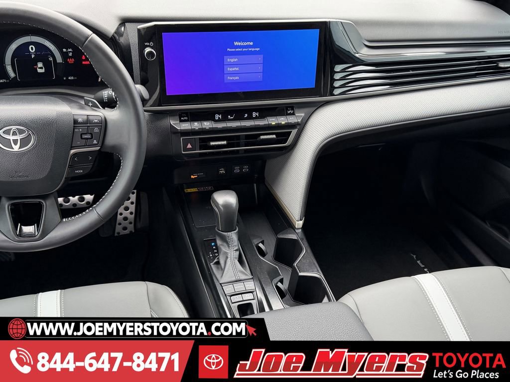 Used 2025 Toyota Camry SE w/ Multimedia Upgrade Package image 17