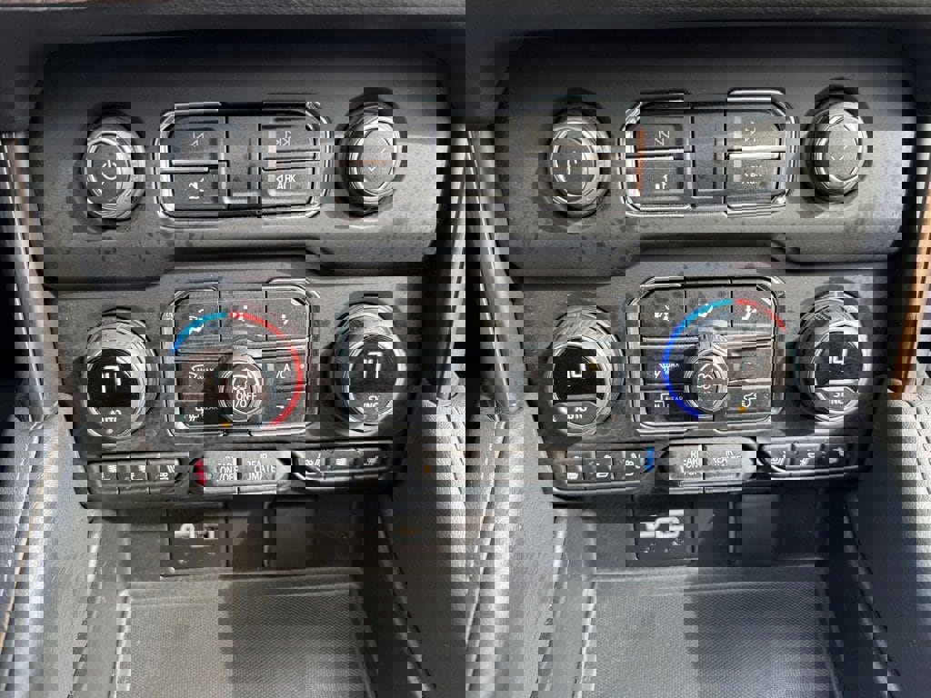 Used 2024 Chevrolet Suburban High Country w/ Max Trailering Package image 21