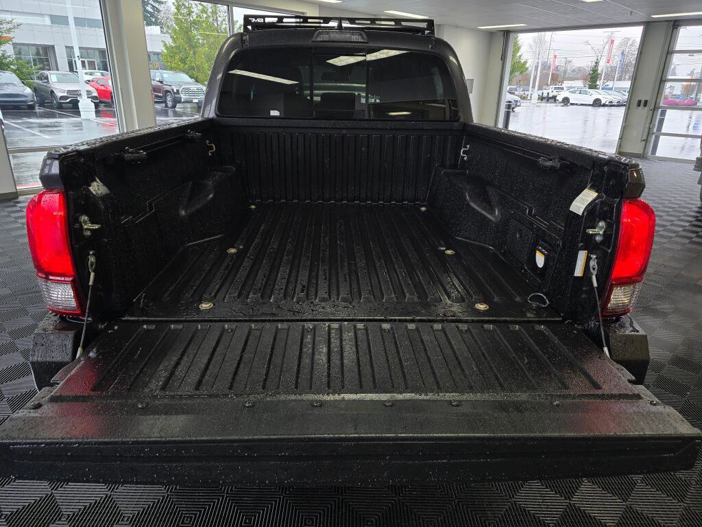 Used 2019 Toyota Tacoma TRD Sport image 6