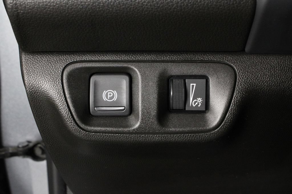 Used 2022 GMC Acadia SLE w/ Driver Convenience Package FWD image 24