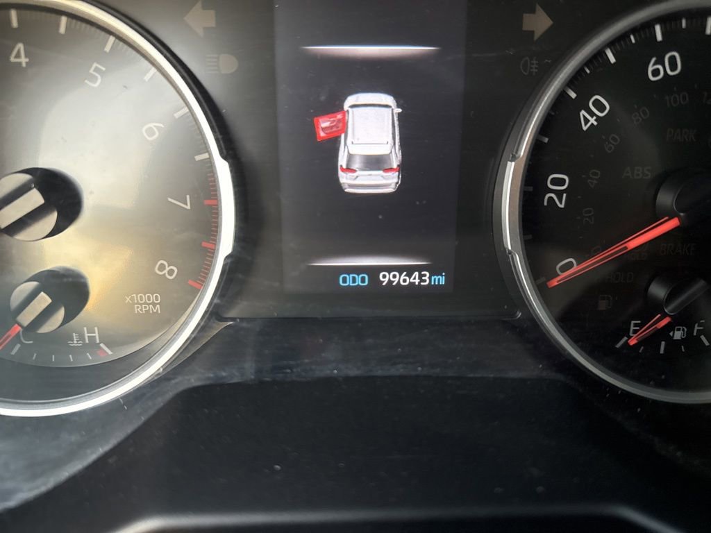 Used 2020 Toyota RAV4 LE image 8