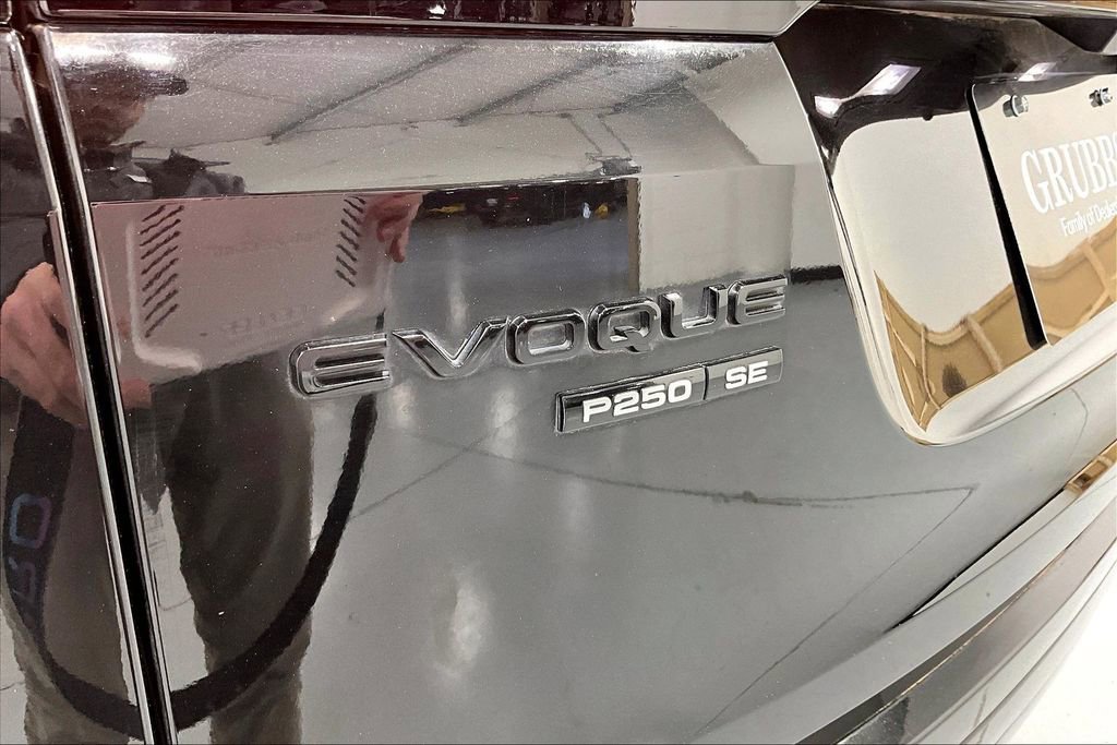 Used 2020 Land Rover Range Rover Evoque SE image 40