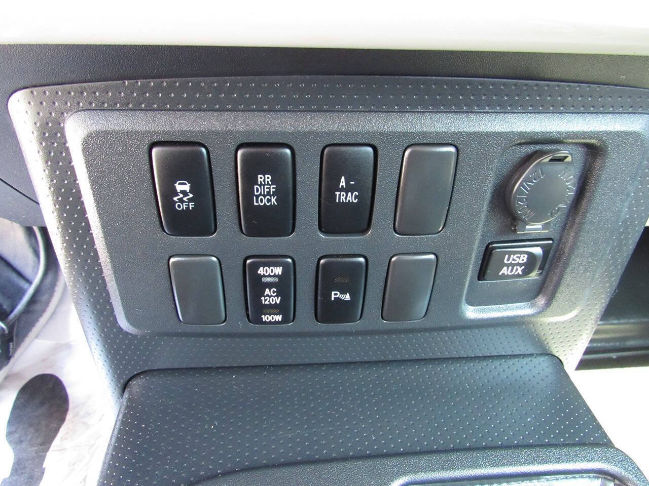 Used 2014 Toyota FJ Cruiser 4WD w/ Upgrade Package image 23