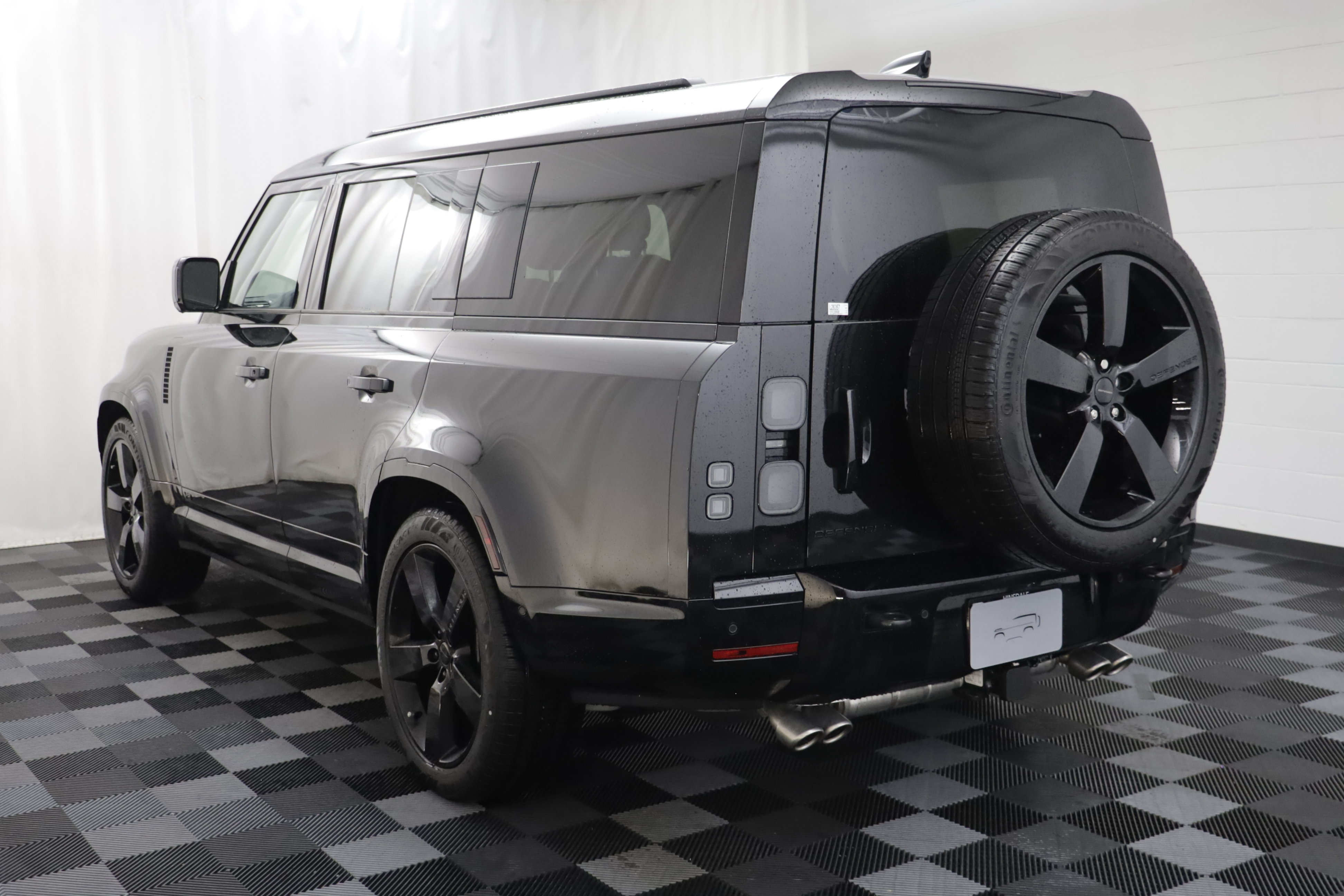 New 2026 Land Rover Defender 130 V8 AWD/4WD image 18