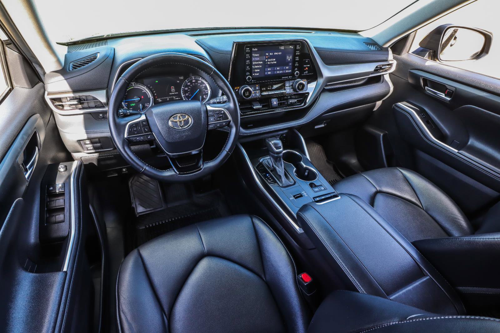 Used 2021 Toyota Highlander XLE image 28