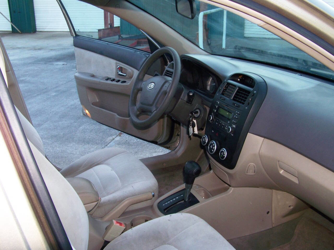 Used 2007 Kia Spectra EX FWD image 11