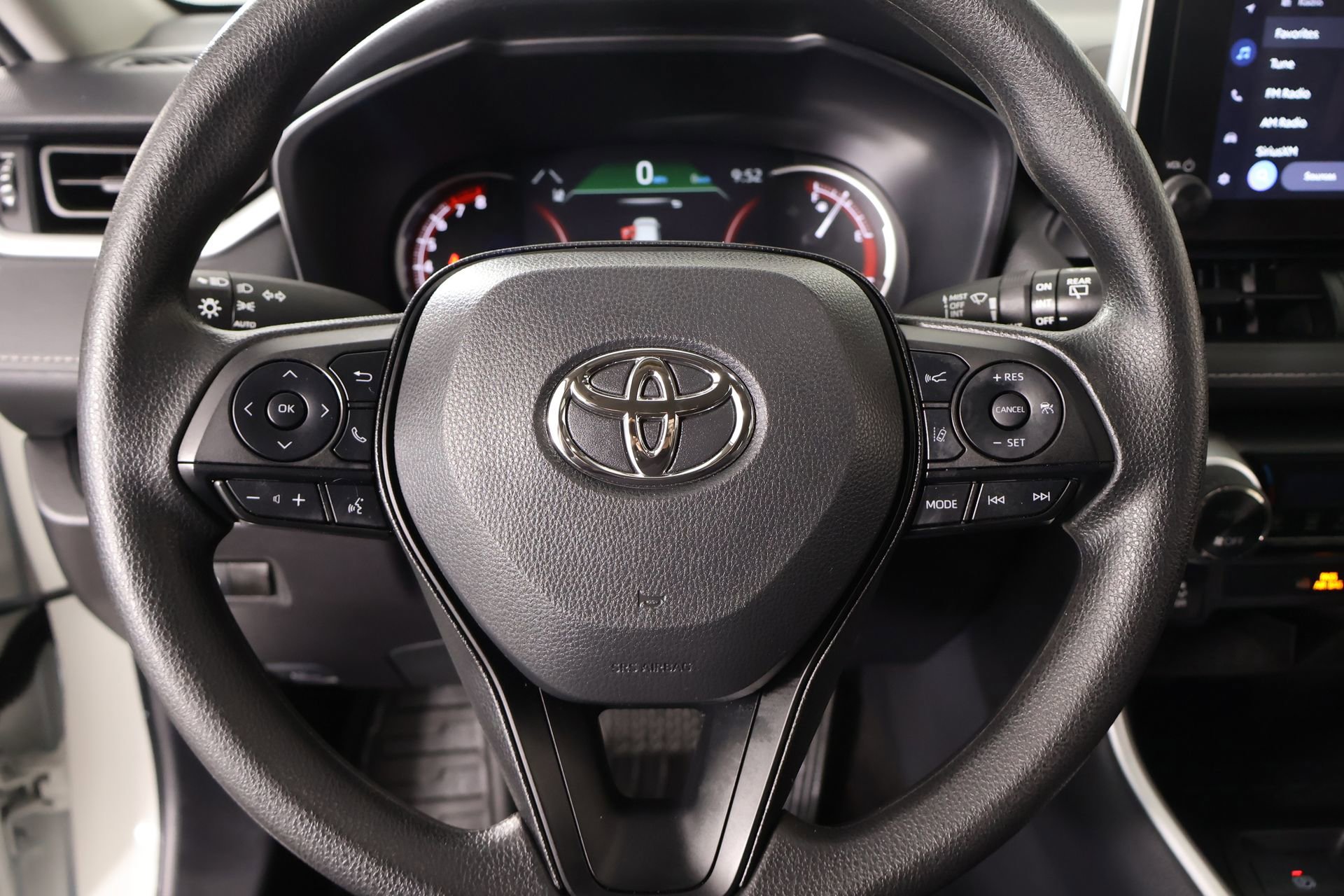 Used 2025 Toyota RAV4 XLE image 3