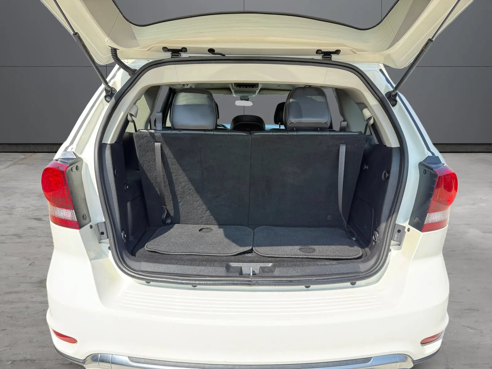 Used 2018 Dodge Journey Crossroad AWD/4WD image 9