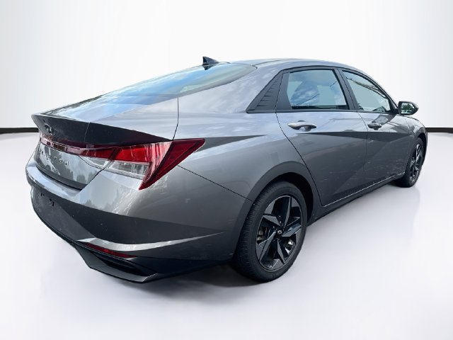 Used 2023 Hyundai Elantra SEL w/ Convenience Package FWD image 8