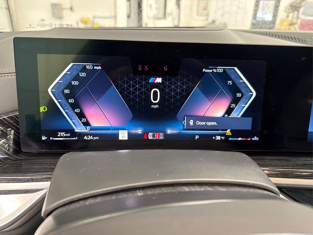 Certified 2025 BMW X7 xDrive40i w/ M Sport Package image 24