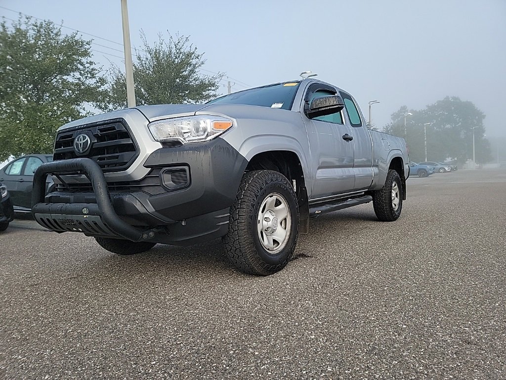 Used 2018 Toyota Tacoma SR video 1