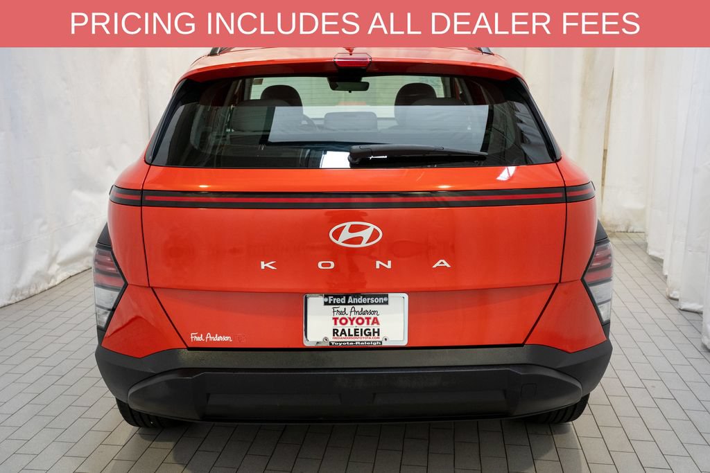Used 2025 Hyundai Kona SEL FWD image 4