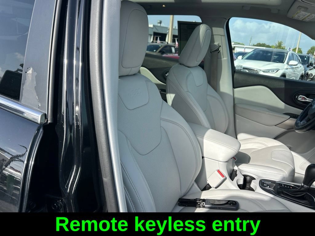 Certified 2021 Jeep Cherokee Latitude Lux w/ Sun & Sound Group FWD image 24