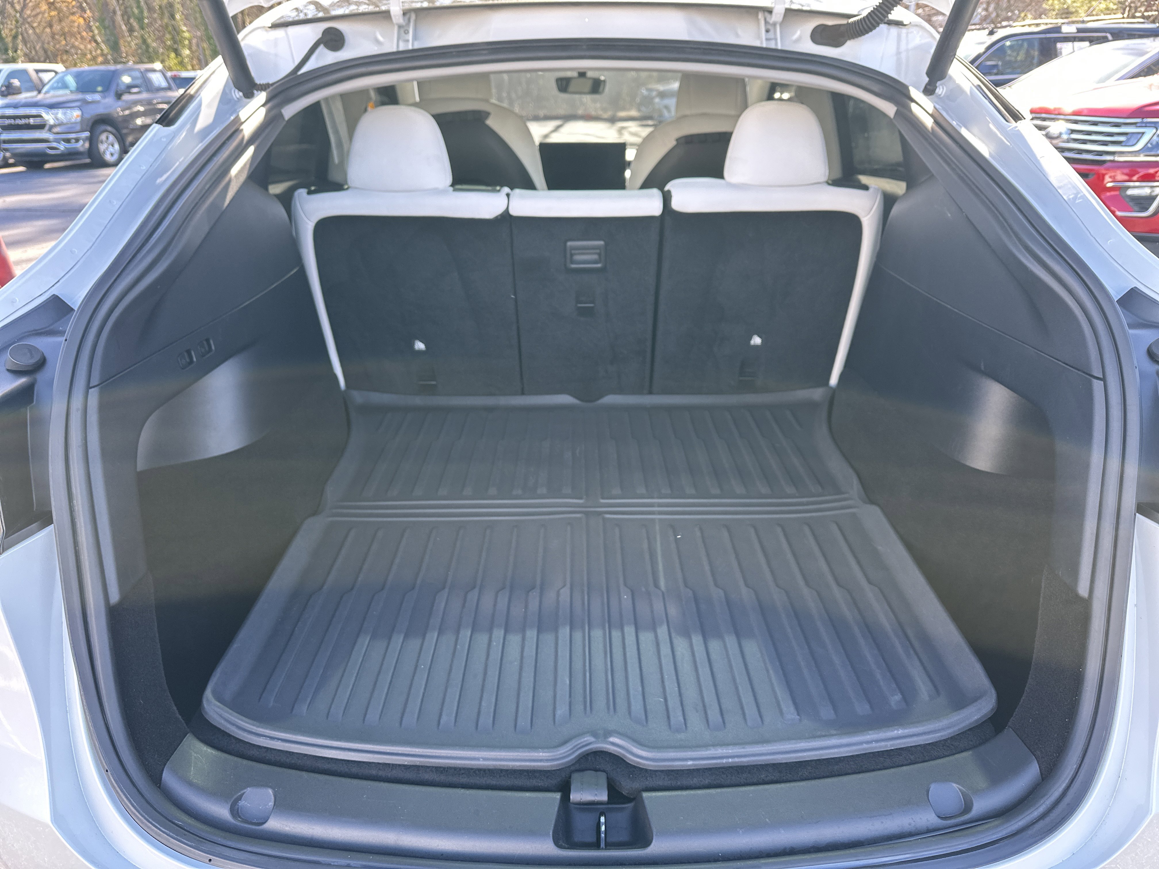 Used 2022 Tesla Model Y Long Range image 20