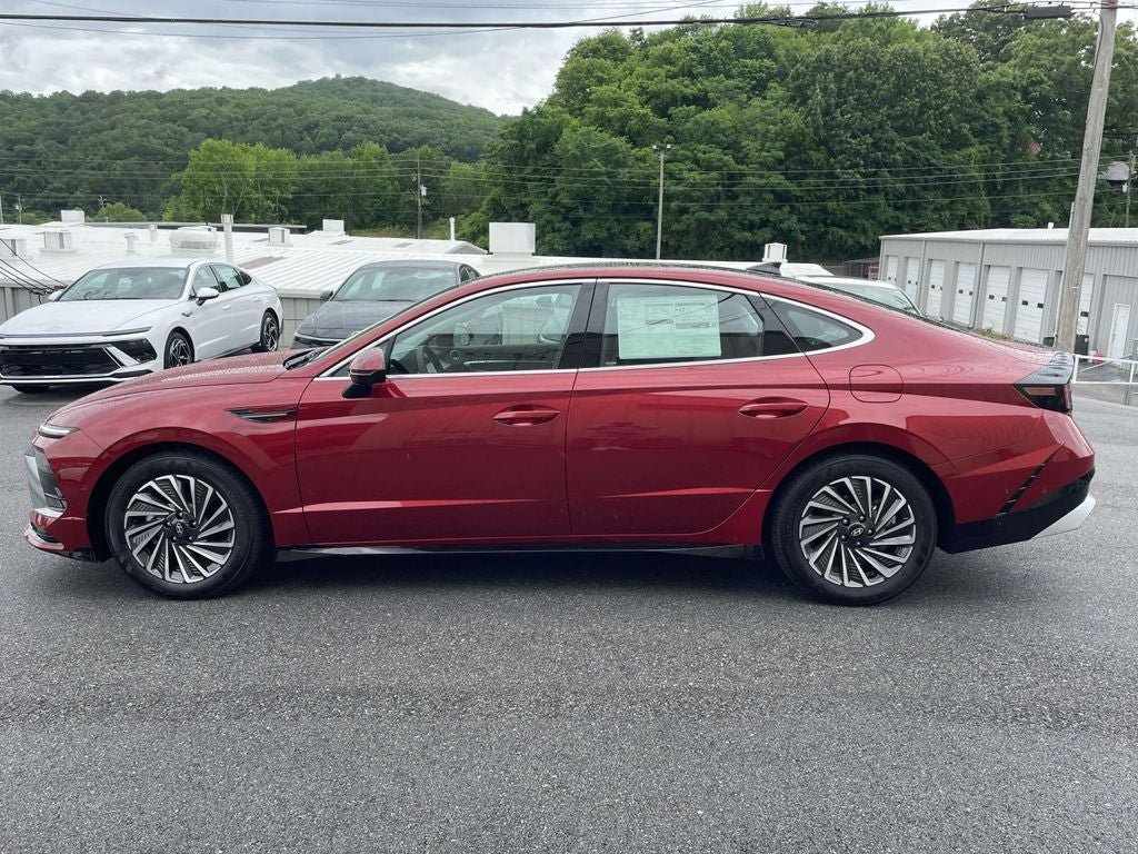 New 2026 Hyundai Sonata Limited FWD image 2