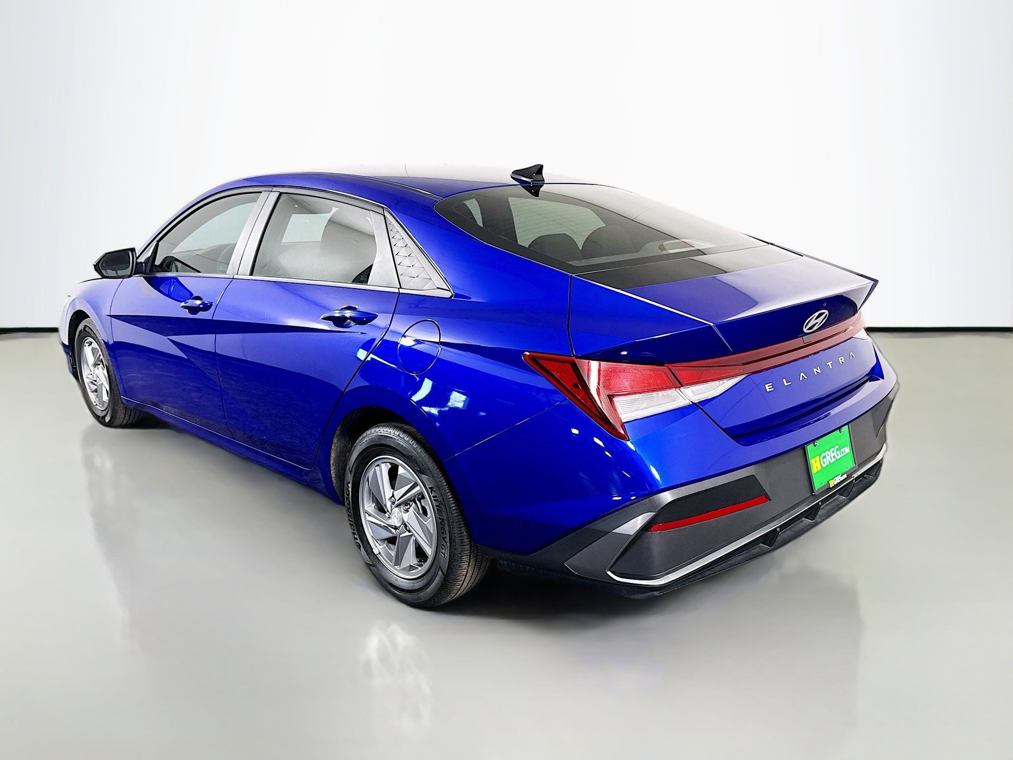 Used 2024 Hyundai Elantra SE image 7