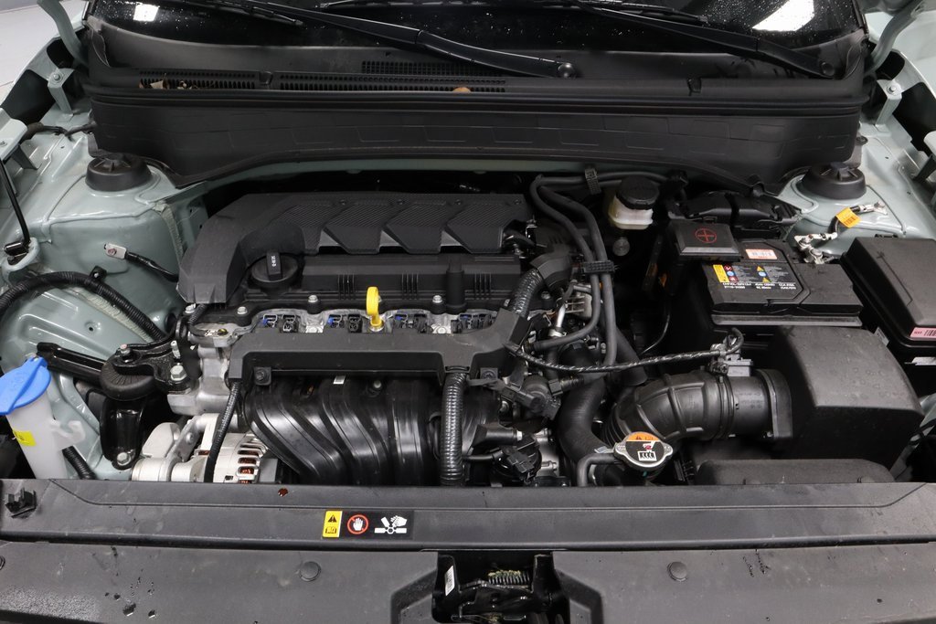 Certified 2025 Hyundai Venue SEL image 13