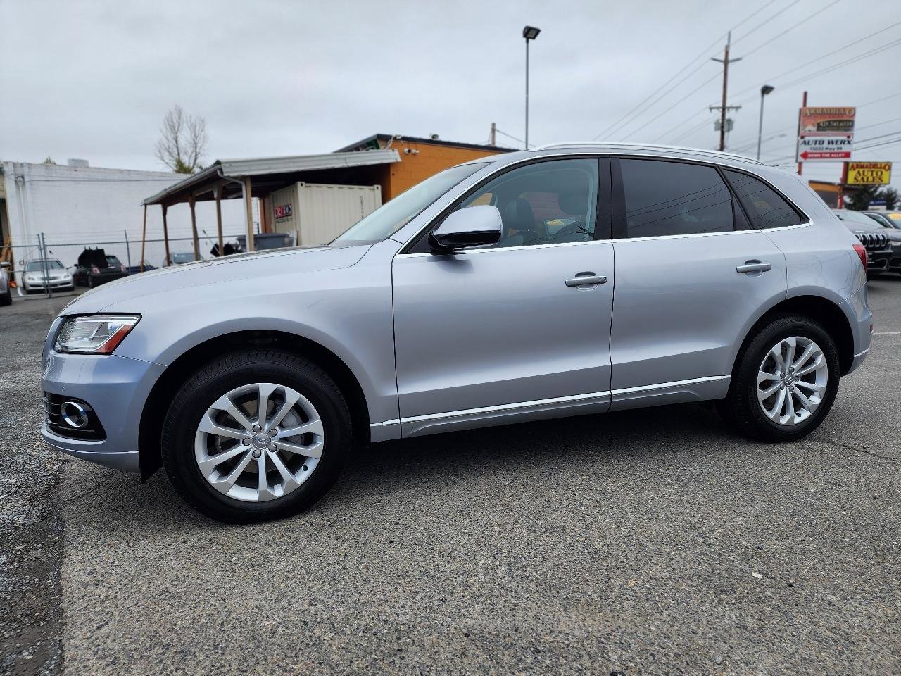 Used 2016 Audi Q5 2.0T Premium Plus w/ Technology Package AWD/4WD image 9