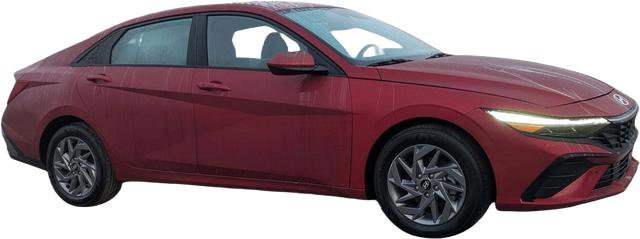 Used 2024 Hyundai Elantra SEL image 4