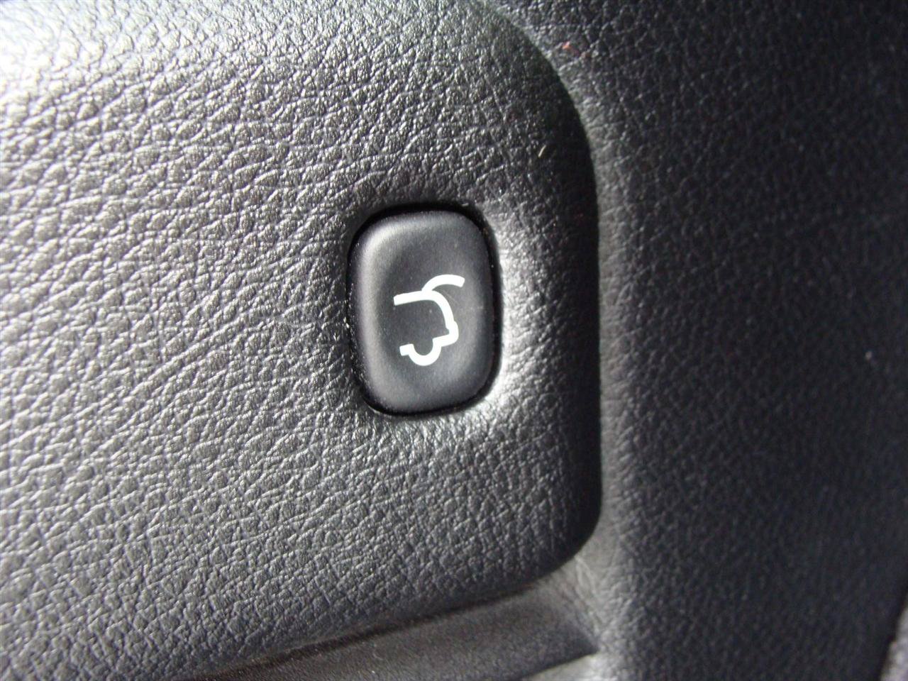 Used 2014 Jeep Grand Cherokee Overland AWD/4WD image 39