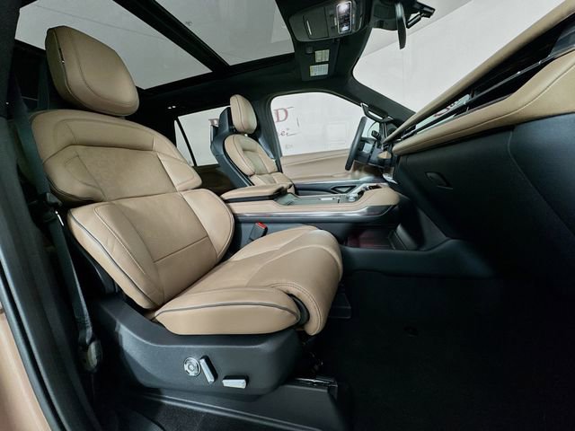 New 2025 Lincoln Navigator L Black Label AWD/4WD image 32