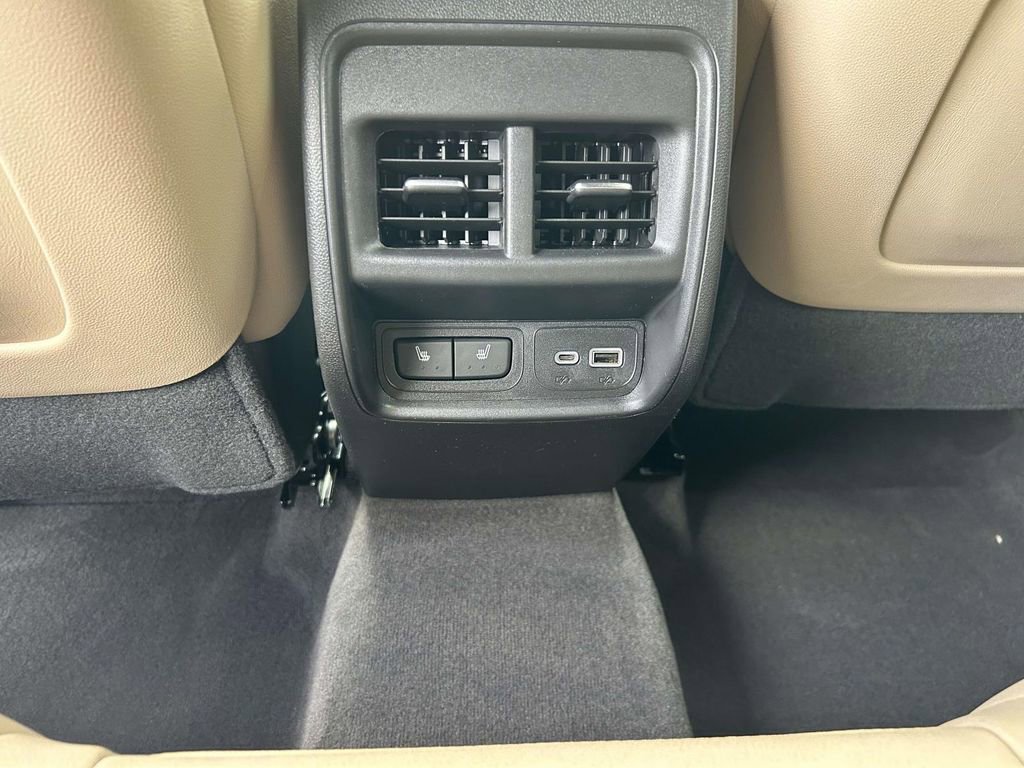 Certified 2024 Cadillac XT4 Luxury w/ Cold Weather Package FWD image 13