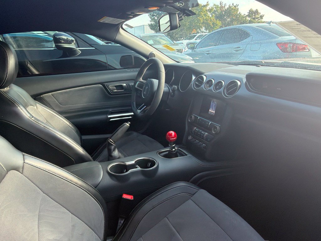 Used 2019 Ford Mustang Shelby GT350 w/ Technology Package RWD image 6