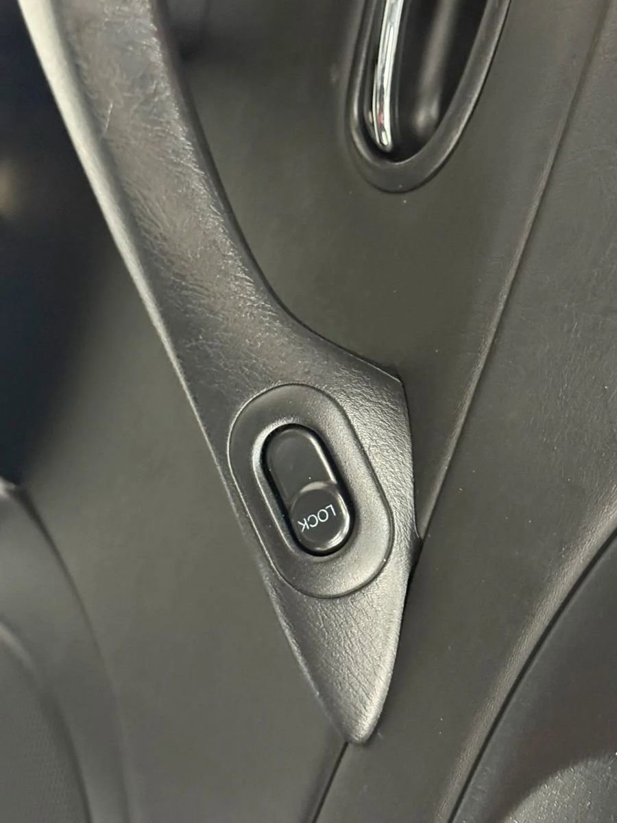 Used 2004 MAZDA MX-5 Miata MAZDASPEED image 16