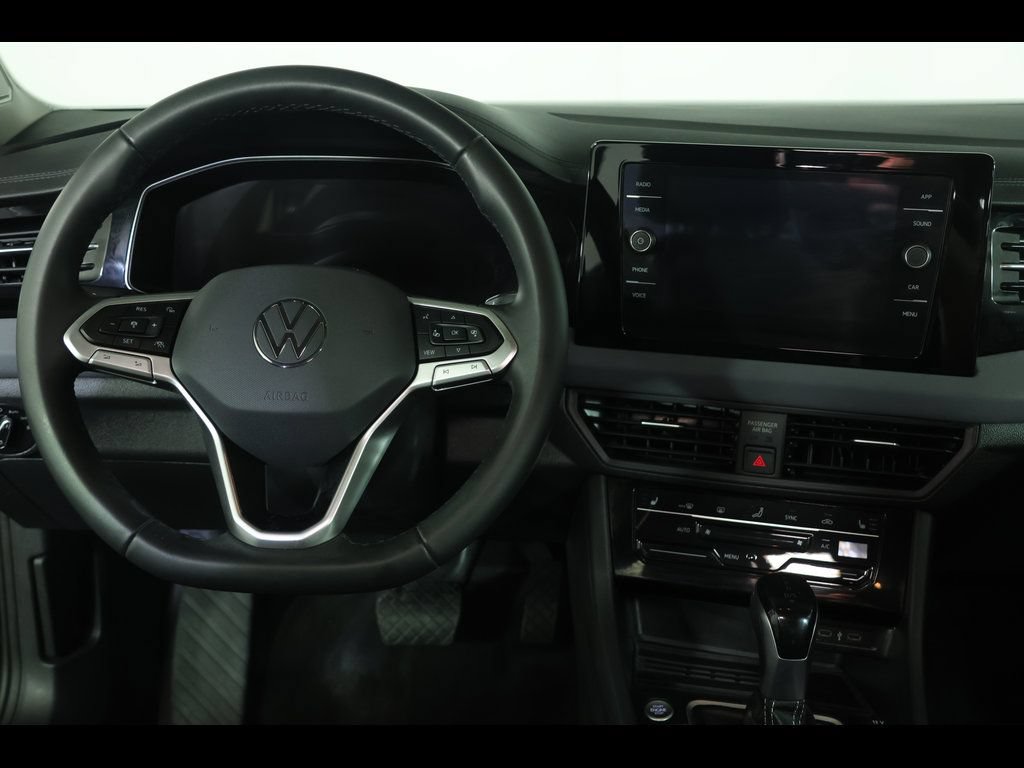 Used 2026 Volkswagen Jetta SE FWD image 15