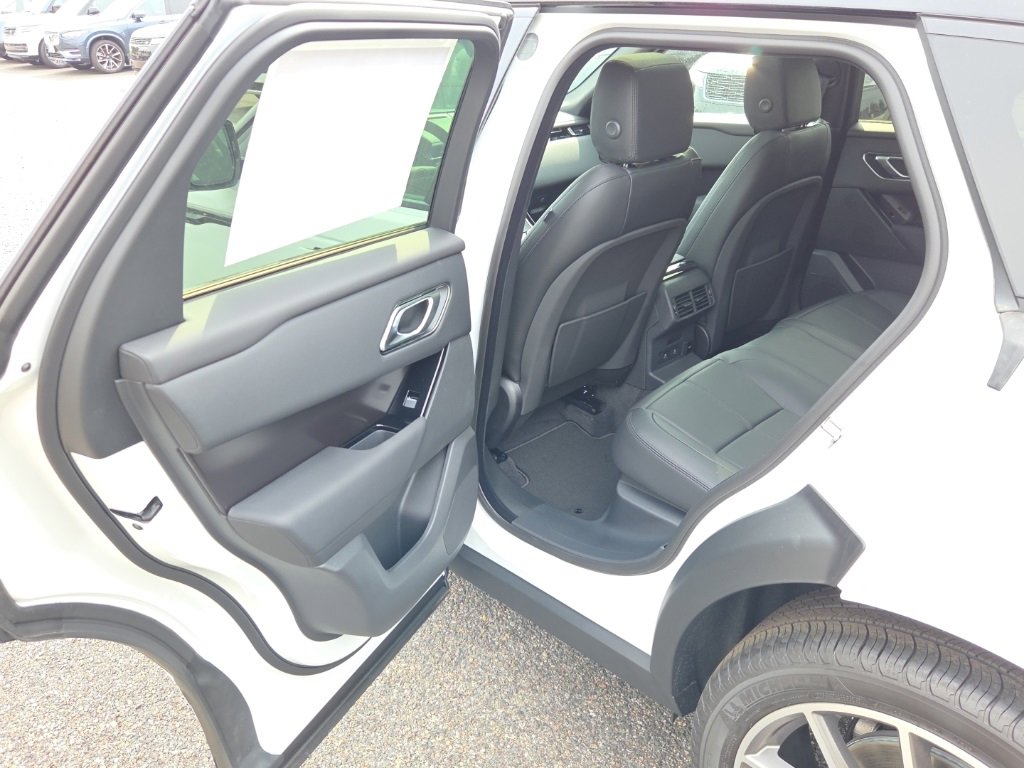 New 2026 Land Rover Range Rover Velar Dynamic SE image 15