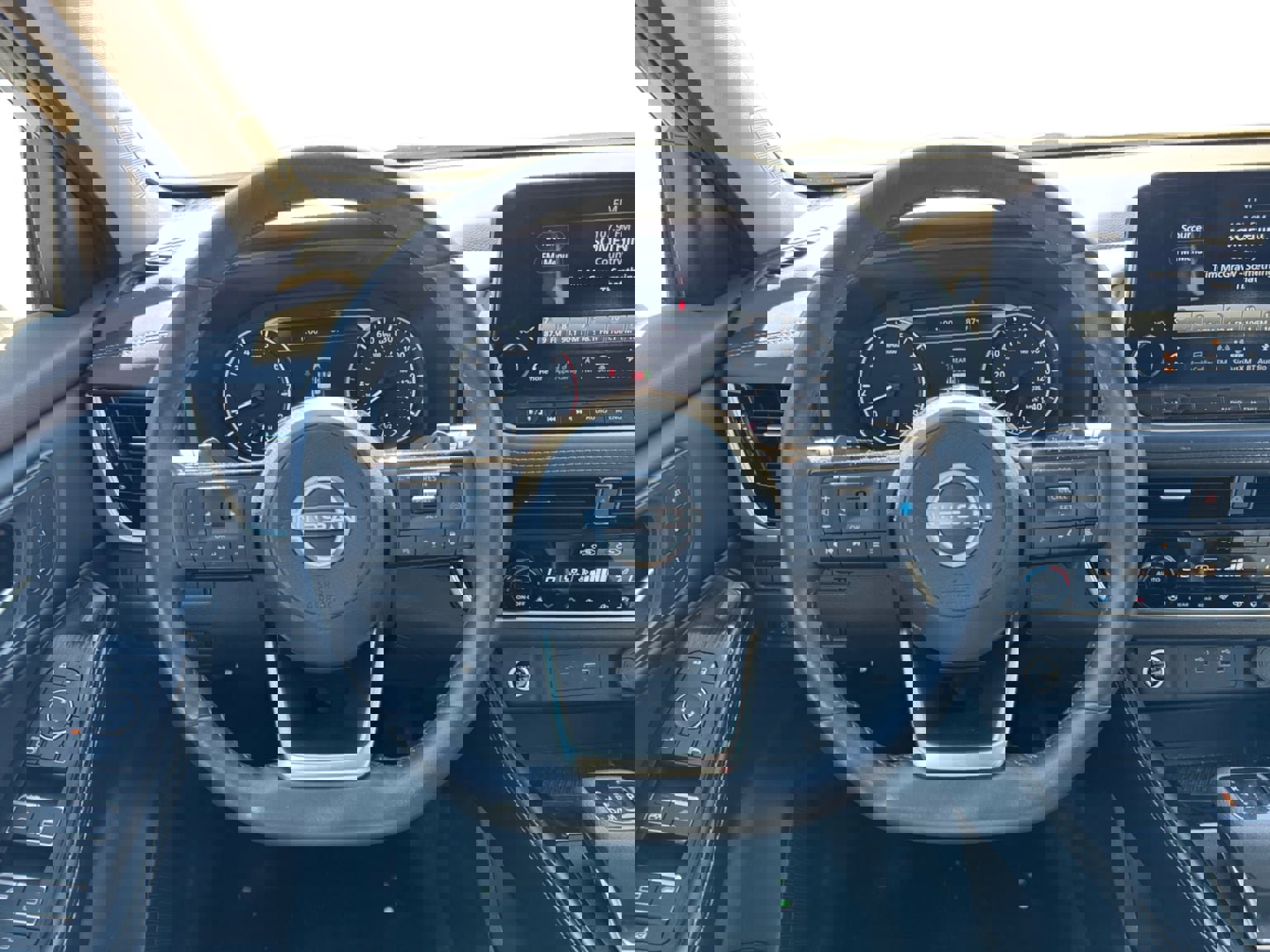 Used 2023 Nissan Rogue SL w/ SL Premium Package image 13