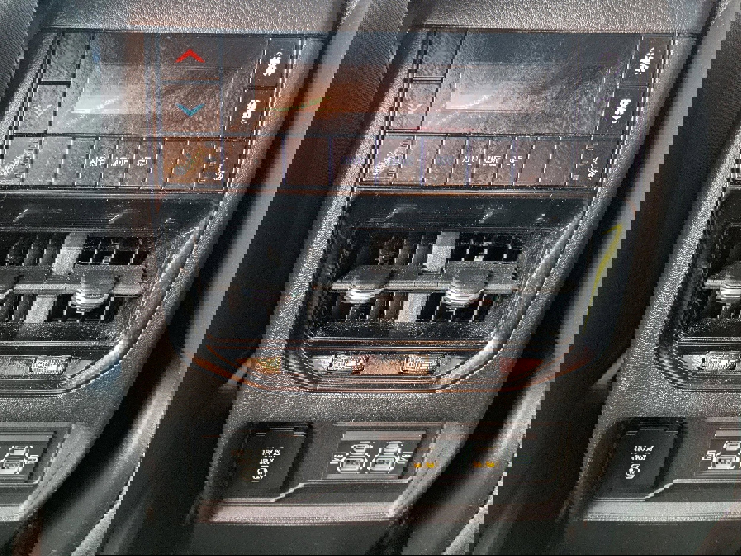 Used 2021 Jeep Grand Cherokee L Overland image 15