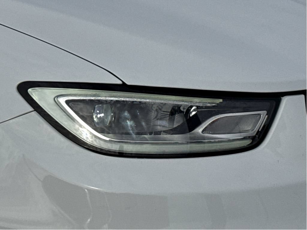 Used 2025 Chrysler Pacifica Limited FWD image 5