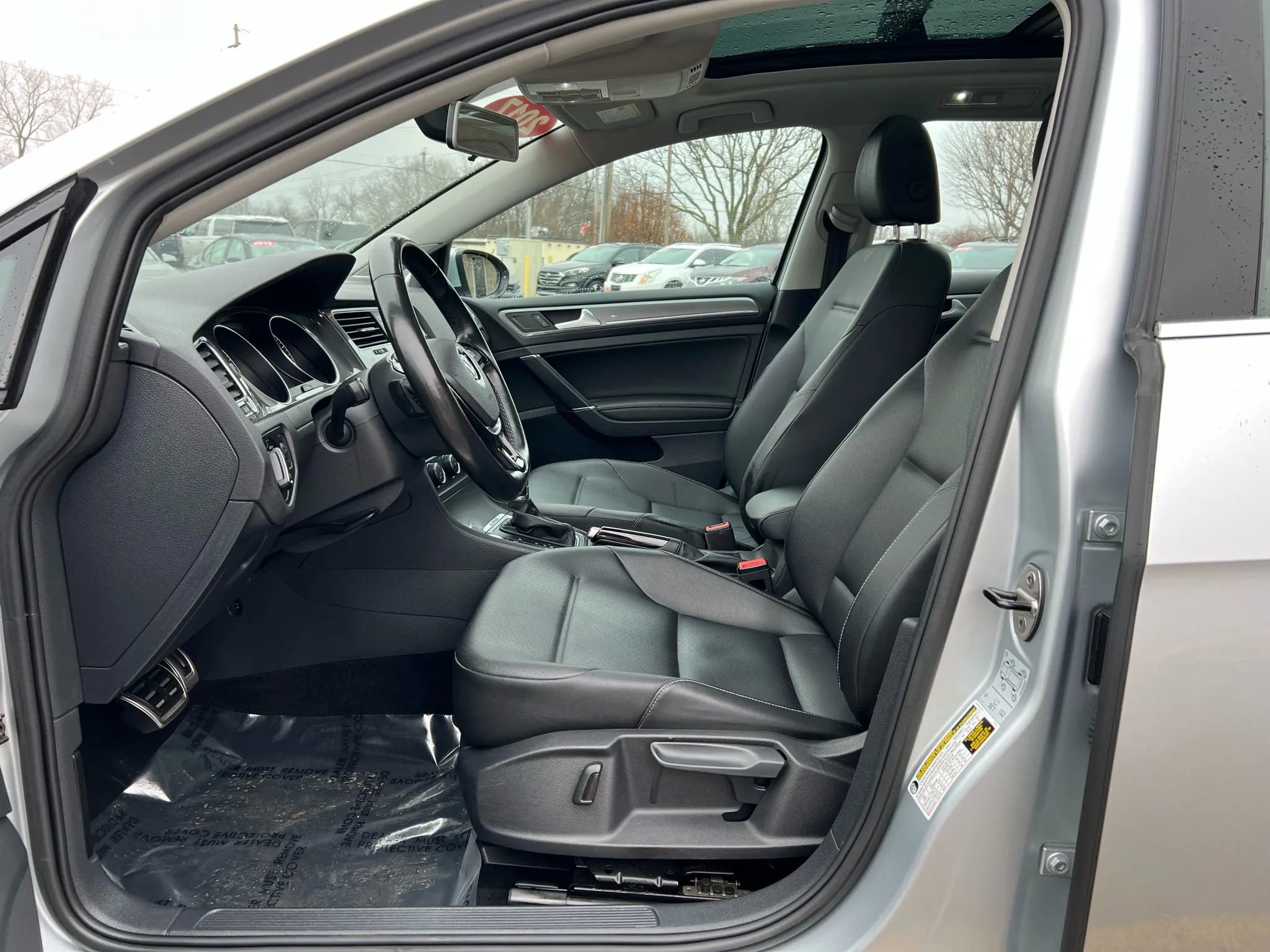 Used 2017 Volkswagen Golf Alltrack SE image 23