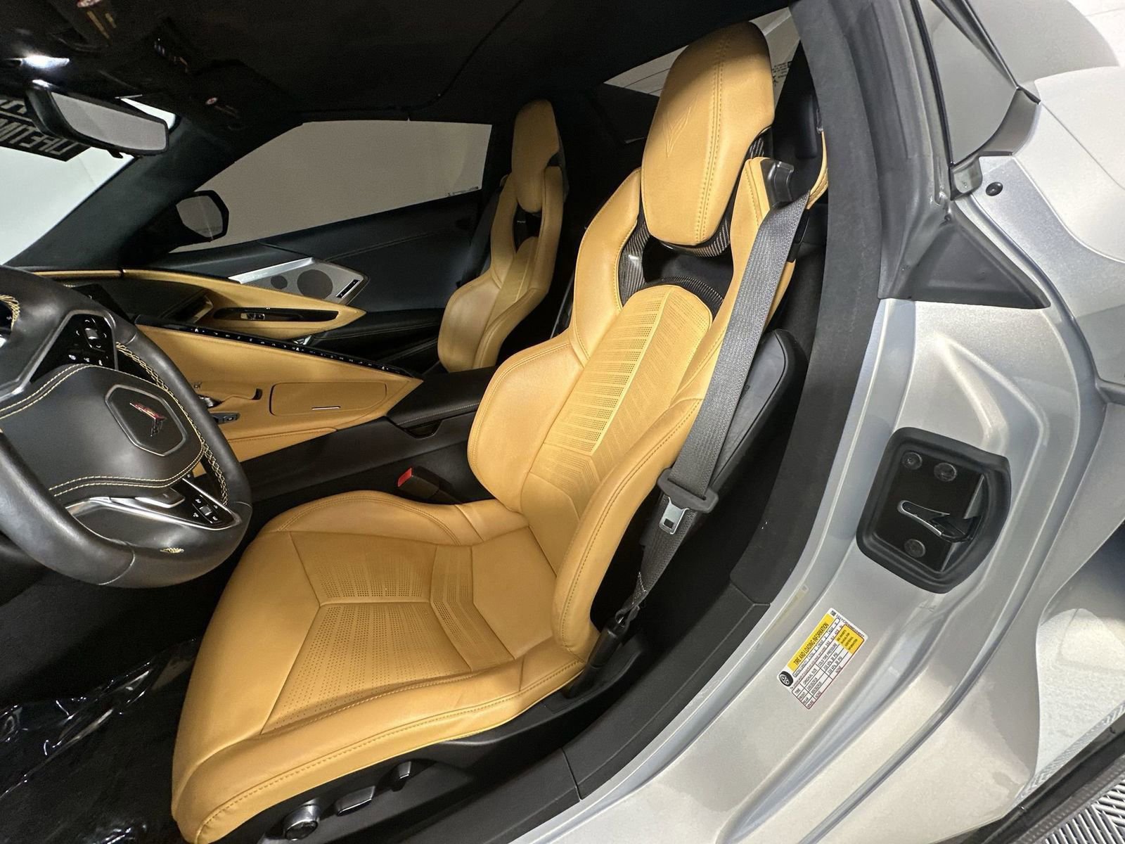 Used 2021 Chevrolet Corvette Stingray Premium Conv w/ Z51 Performance Package RWD image 11