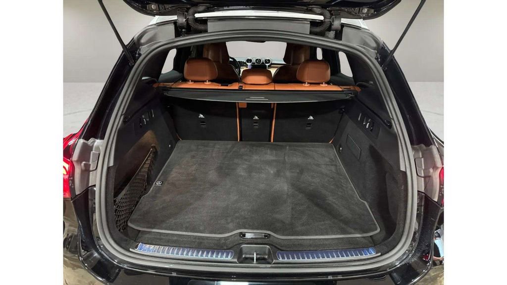 Used 2024 Mercedes-Benz GLC 300 4MATIC image 24