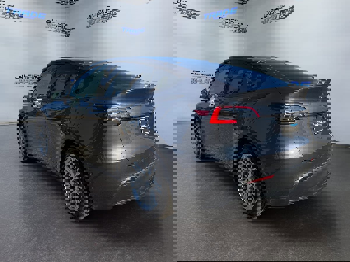 Used 2021 Tesla Model Y Long Range image 7