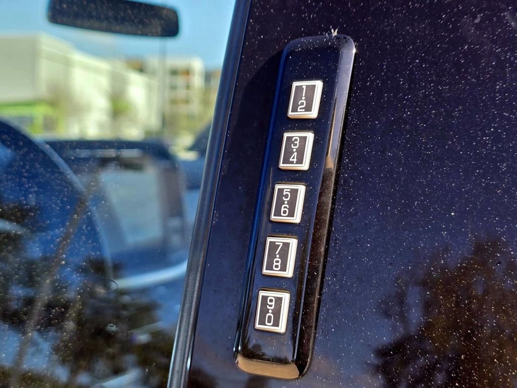 Used 2021 Ford F150 Lariat image 11