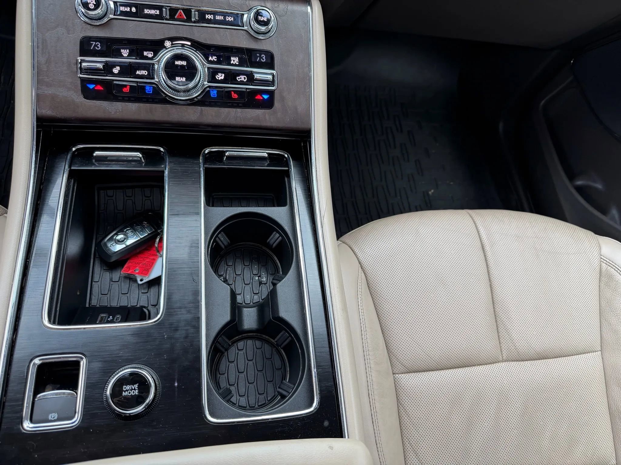 Used 2020 Lincoln Aviator Reserve w/ Equipment Group 201A image 8