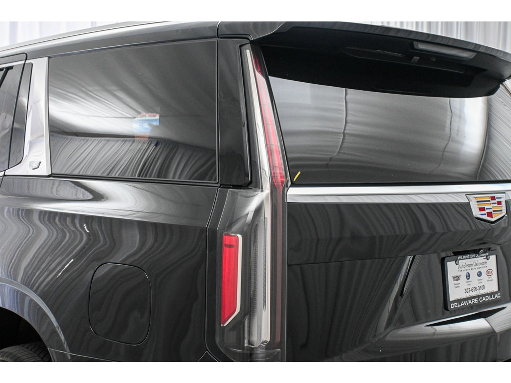 Used 2023 Cadillac Escalade Premium Luxury AWD/4WD image 25